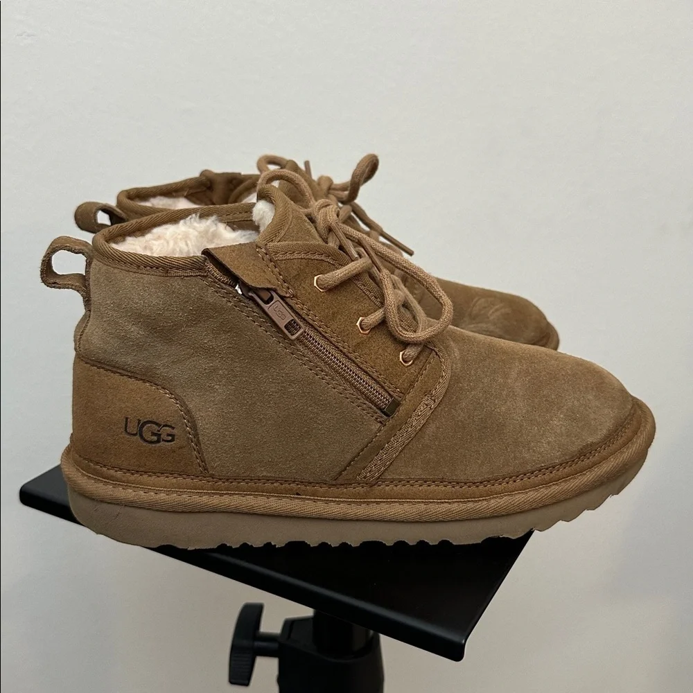UGG Neumel Zip Boots Chestnut Suede Shearling Kids 6Y Women’s 8